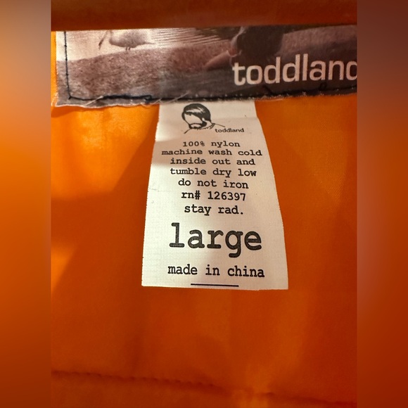 NWOT Men's nylon vest - Picture 5 of 6